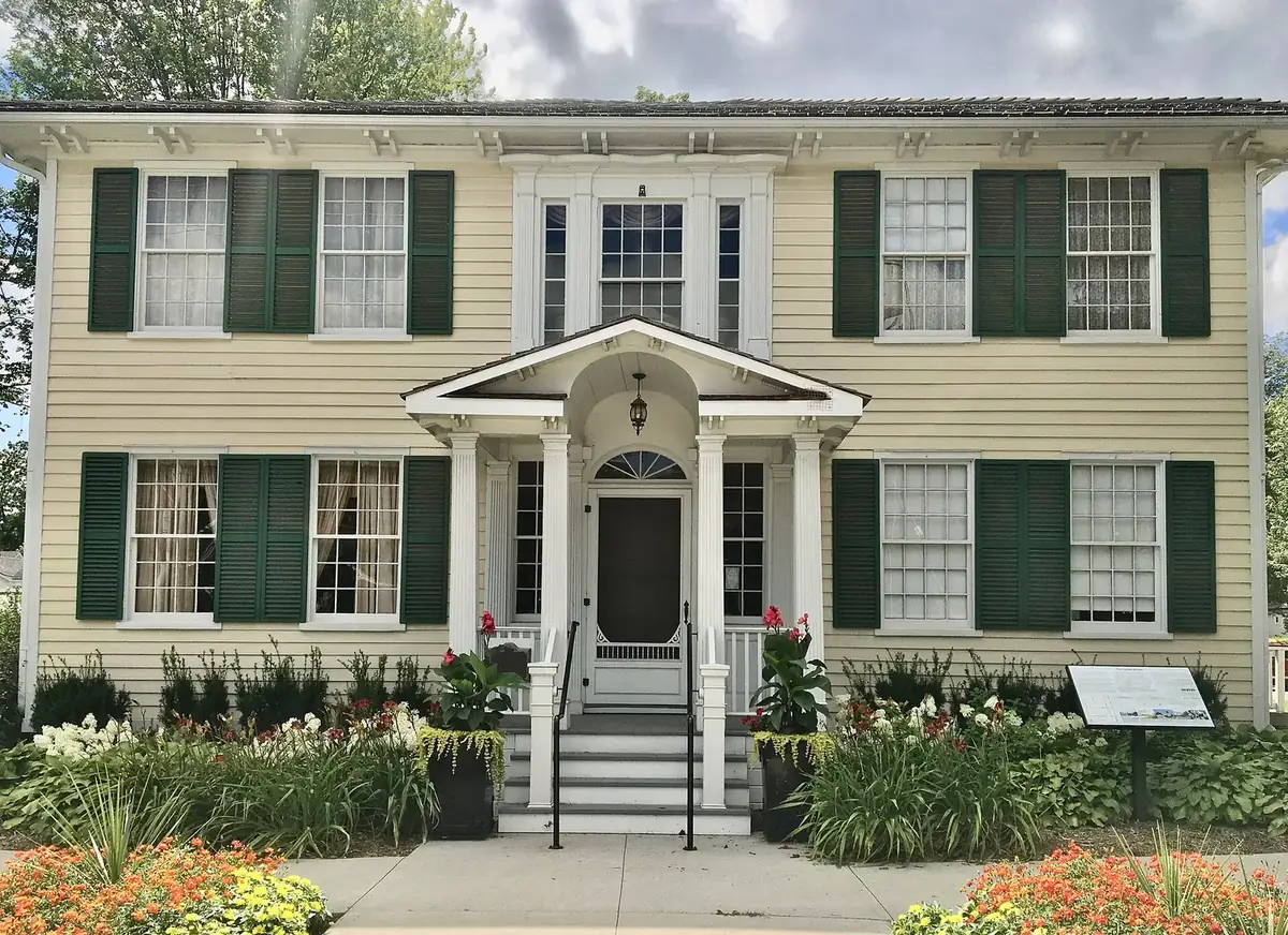 Lynde House, an 1812 Georgian heritage home framed by summer gardens, Whitby